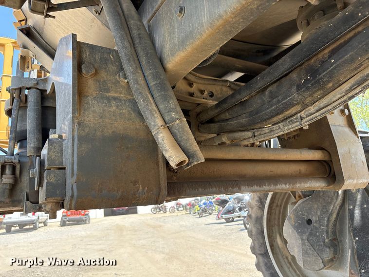 image for item YA0773 2014 Rogator RG110 sprayer