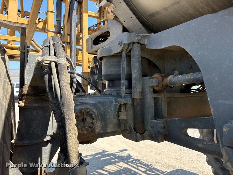 image for item YA0773 2014 Rogator RG110 sprayer