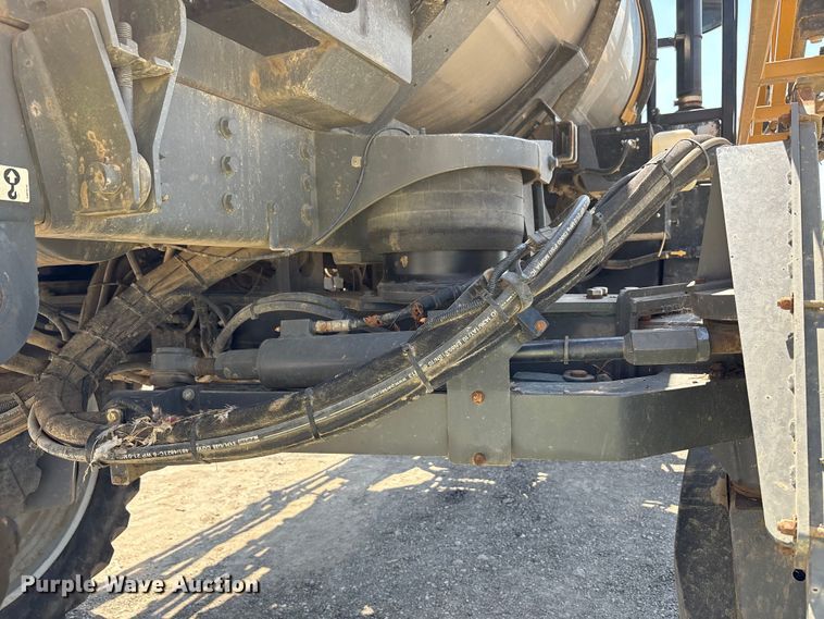 image for item YA0773 2014 Rogator RG110 sprayer