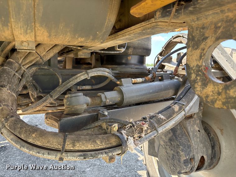 image for item YA0773 2014 Rogator RG110 sprayer