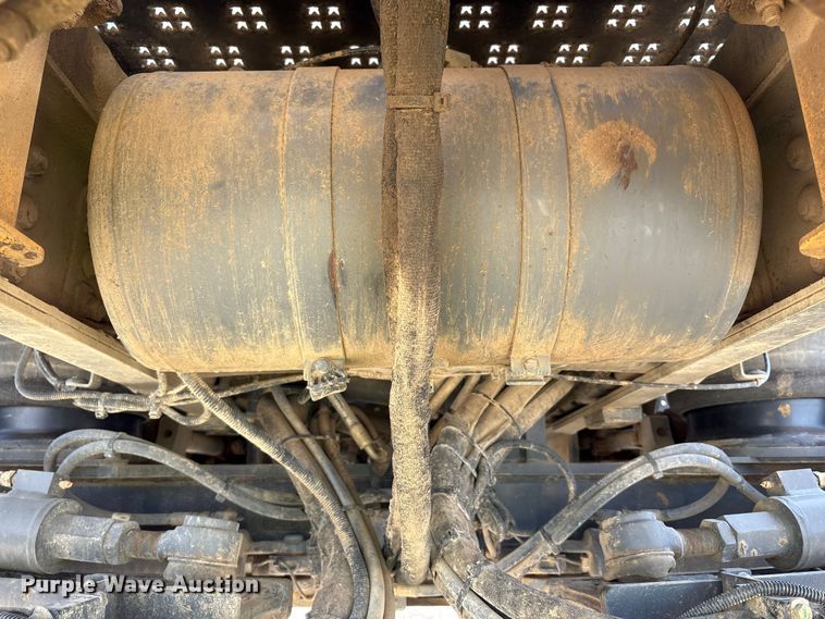 image for item YA0773 2014 Rogator RG110 sprayer