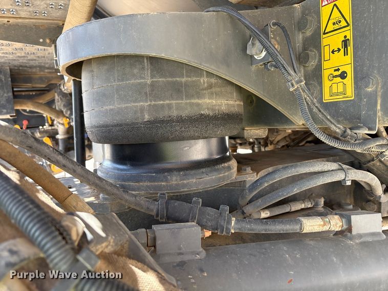 image for item YA0773 2014 Rogator RG110 sprayer