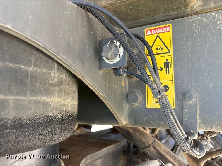 image for item YA0773 2014 Rogator RG110 sprayer