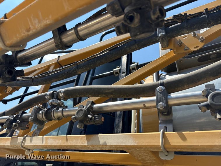 image for item YA0773 2014 Rogator RG110 sprayer