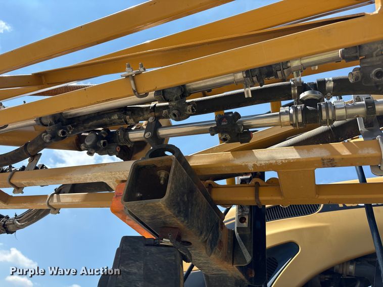 image for item YA0773 2014 Rogator RG110 sprayer