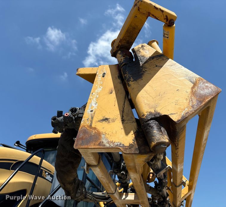 image for item YA0773 2014 Rogator RG110 sprayer