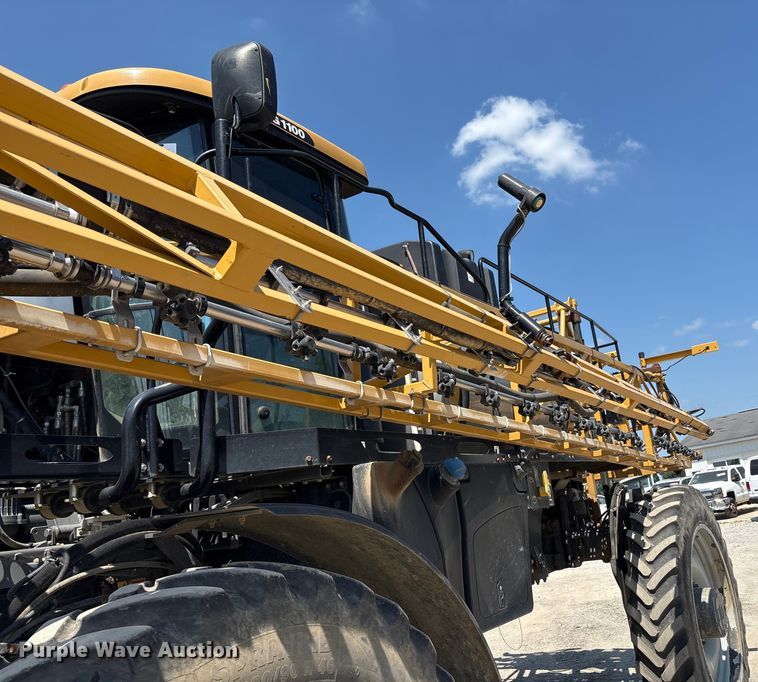 image for item YA0773 2014 Rogator RG110 sprayer
