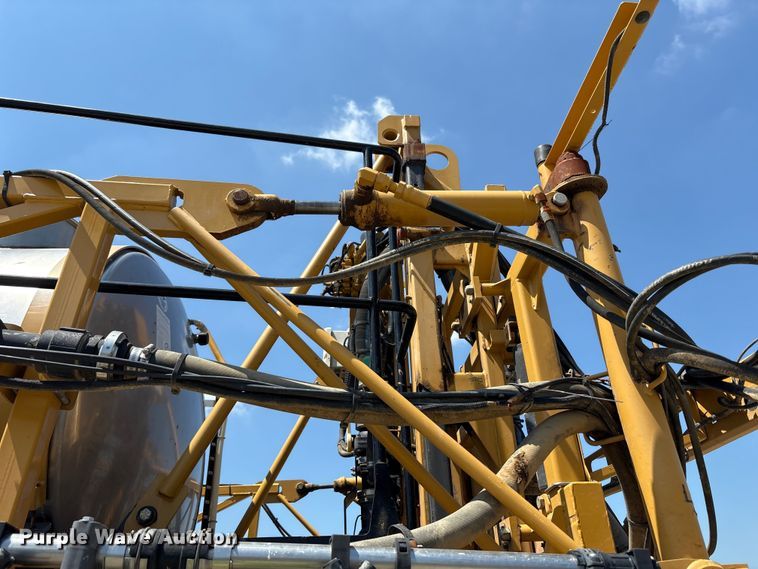 image for item YA0773 2014 Rogator RG110 sprayer