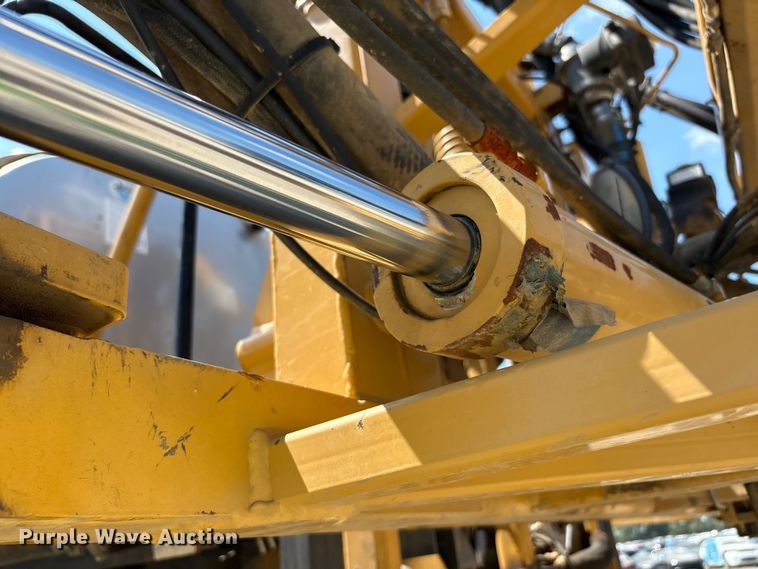 image for item YA0773 2014 Rogator RG110 sprayer