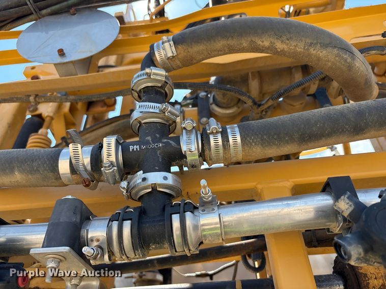 image for item YA0773 2014 Rogator RG110 sprayer