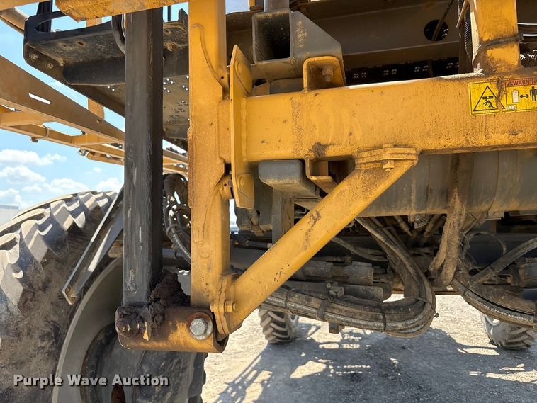 image for item YA0773 2014 Rogator RG110 sprayer