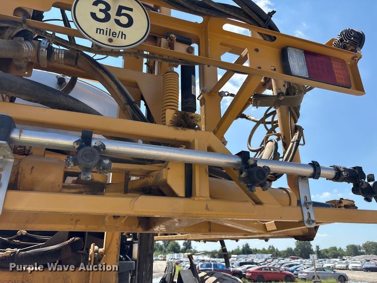 image for item YA0773 2014 Rogator RG110 sprayer