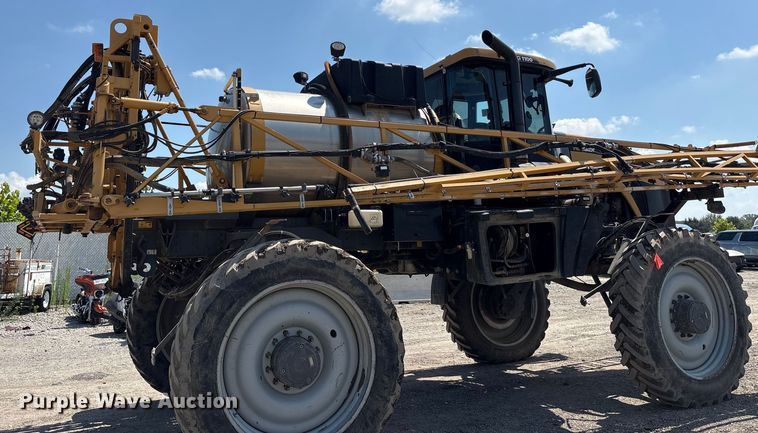 image for item YA0773 2014 Rogator RG110 sprayer
