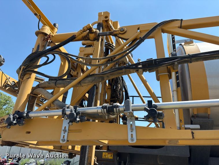 image for item YA0773 2014 Rogator RG110 sprayer