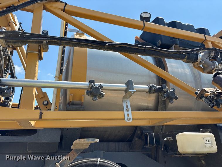 image for item YA0773 2014 Rogator RG110 sprayer