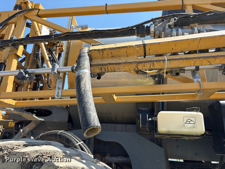 image for item YA0773 2014 Rogator RG110 sprayer