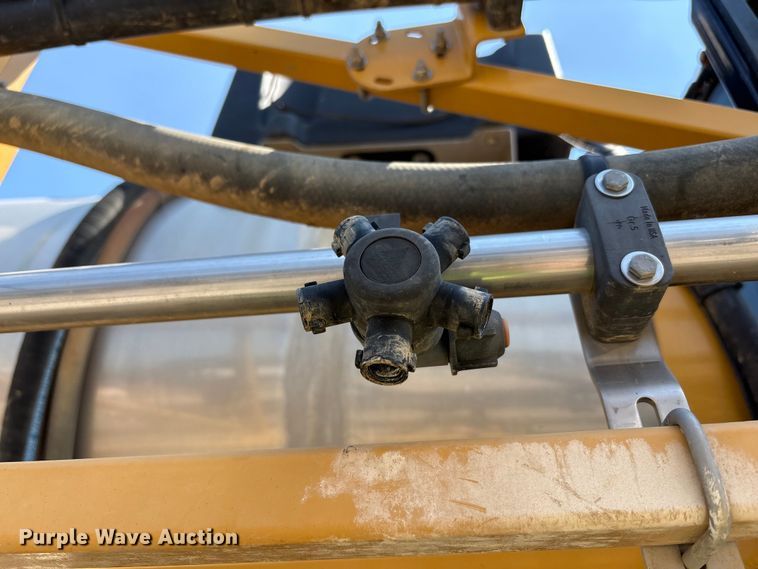 image for item YA0773 2014 Rogator RG110 sprayer