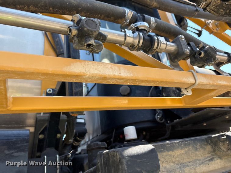 image for item YA0773 2014 Rogator RG110 sprayer