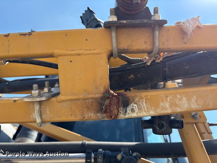 image for item YA0773 2014 Rogator RG110 sprayer