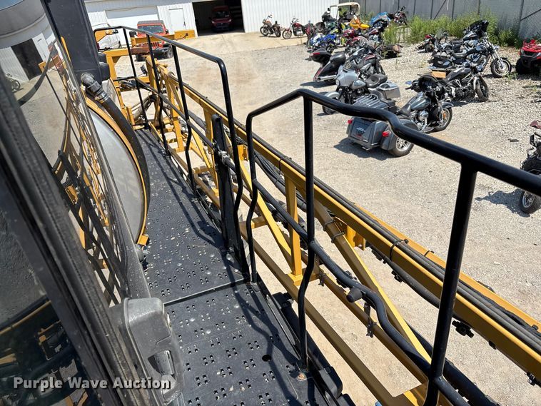 image for item YA0773 2014 Rogator RG110 sprayer