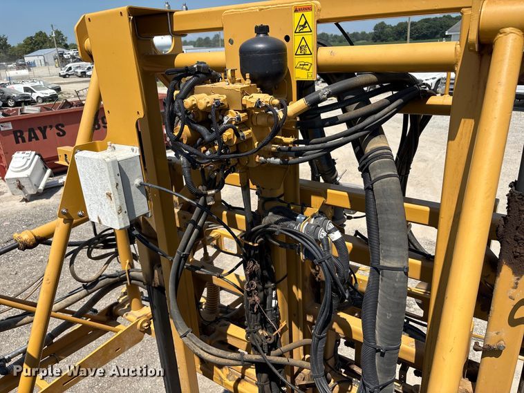 image for item YA0773 2014 Rogator RG110 sprayer