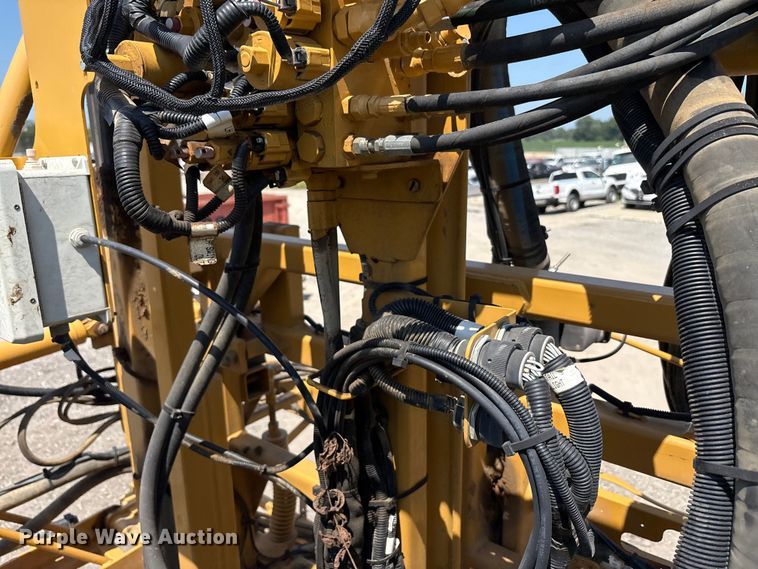 image for item YA0773 2014 Rogator RG110 sprayer