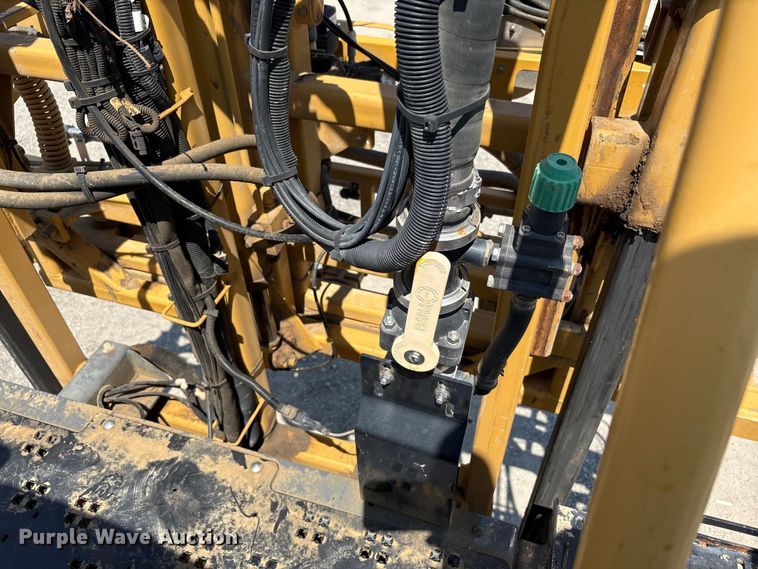 image for item YA0773 2014 Rogator RG110 sprayer