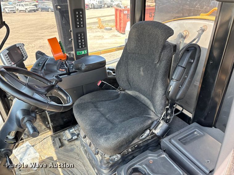 image for item YA0773 2014 Rogator RG110 sprayer