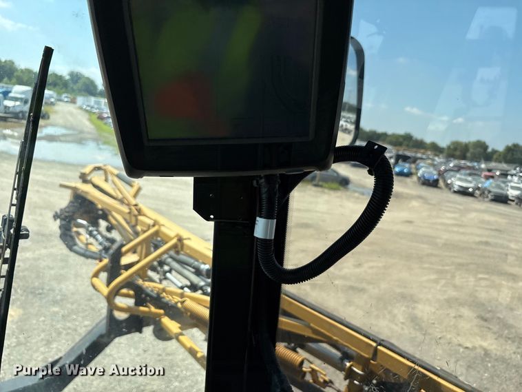 image for item YA0773 2014 Rogator RG110 sprayer