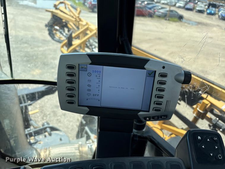 image for item YA0773 2014 Rogator RG110 sprayer