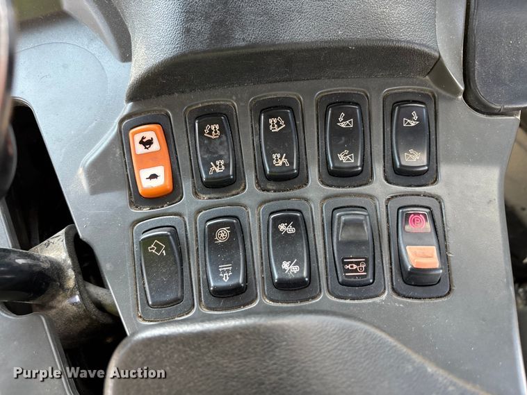 image for item YA0773 2014 Rogator RG110 sprayer