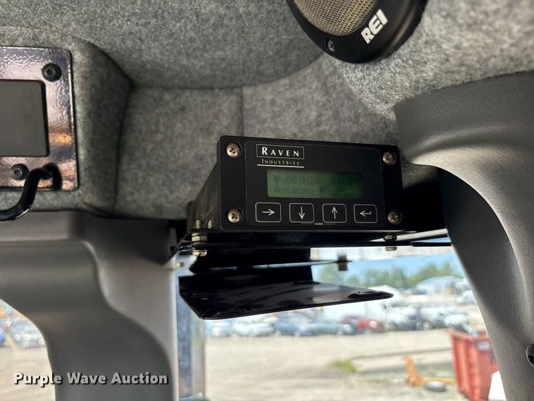 image for item YA0773 2014 Rogator RG110 sprayer