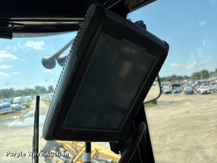 image for item YA0773 2014 Rogator RG110 sprayer