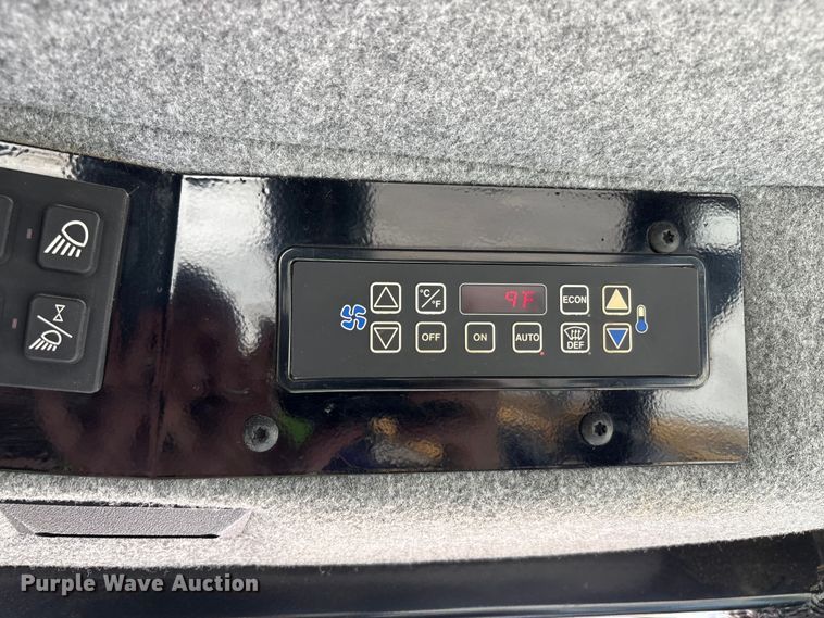 image for item YA0773 2014 Rogator RG110 sprayer