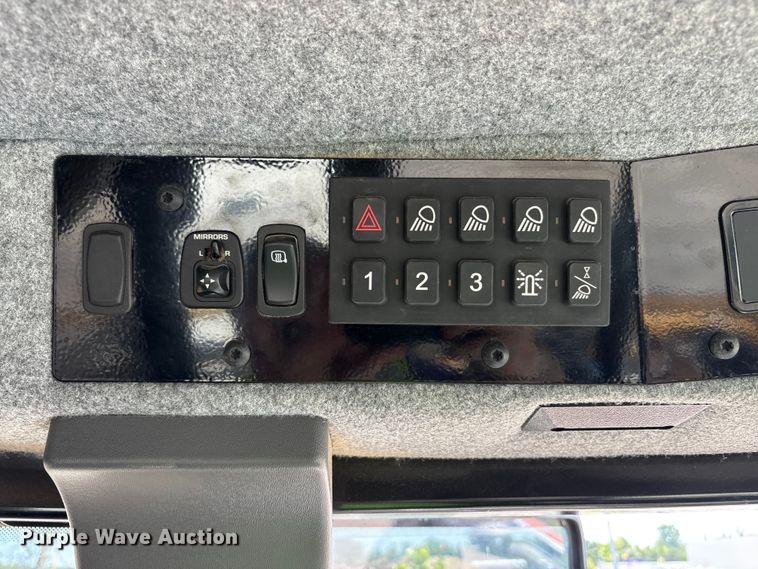 image for item YA0773 2014 Rogator RG110 sprayer