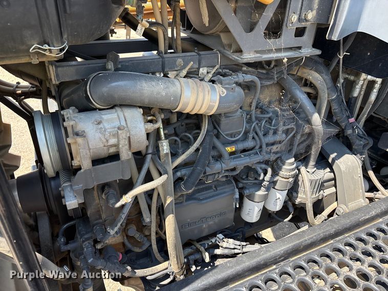 image for item YA0773 2014 Rogator RG110 sprayer