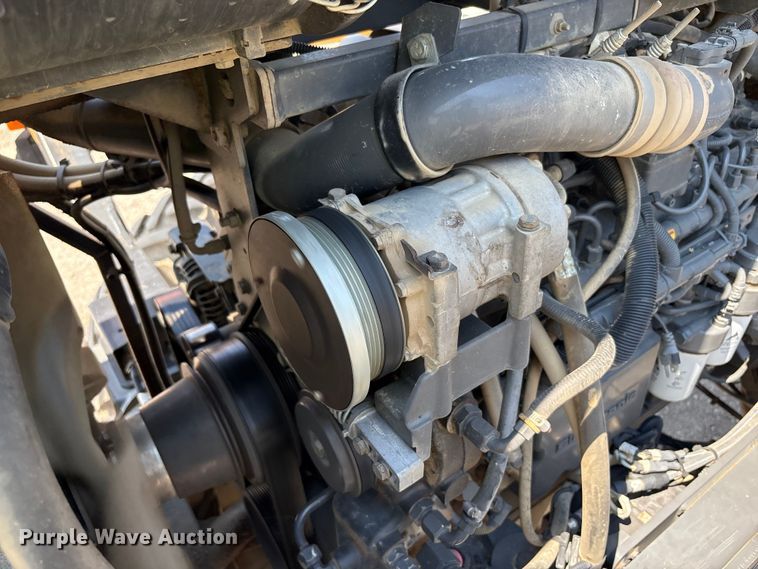 image for item YA0773 2014 Rogator RG110 sprayer