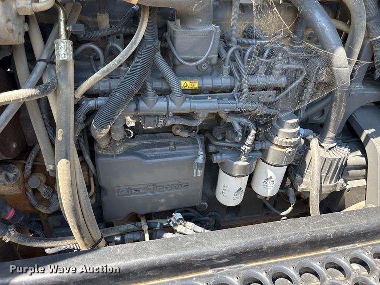 image for item YA0773 2014 Rogator RG110 sprayer