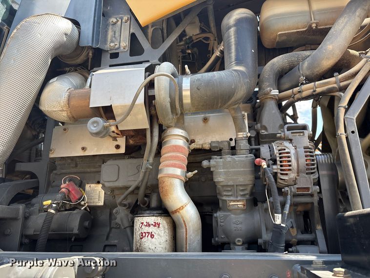 image for item YA0773 2014 Rogator RG110 sprayer