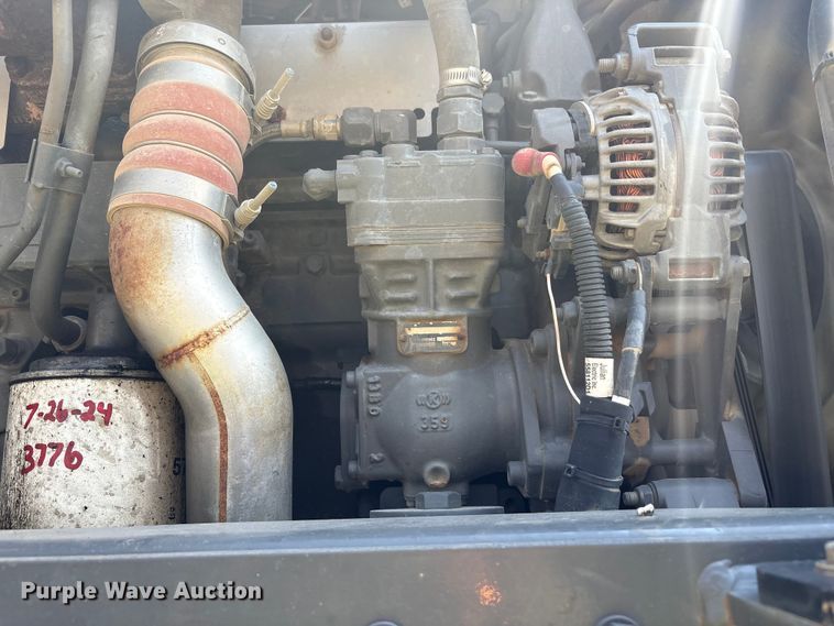 image for item YA0773 2014 Rogator RG110 sprayer