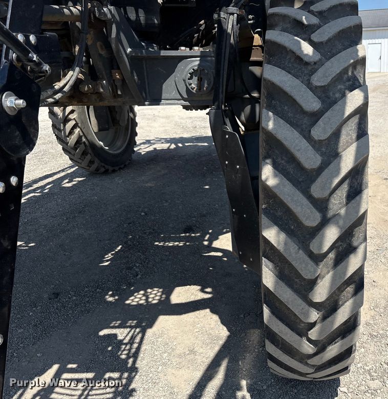 image for item YA0773 2014 Rogator RG110 sprayer