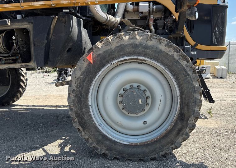 image for item YA0773 2014 Rogator RG110 sprayer