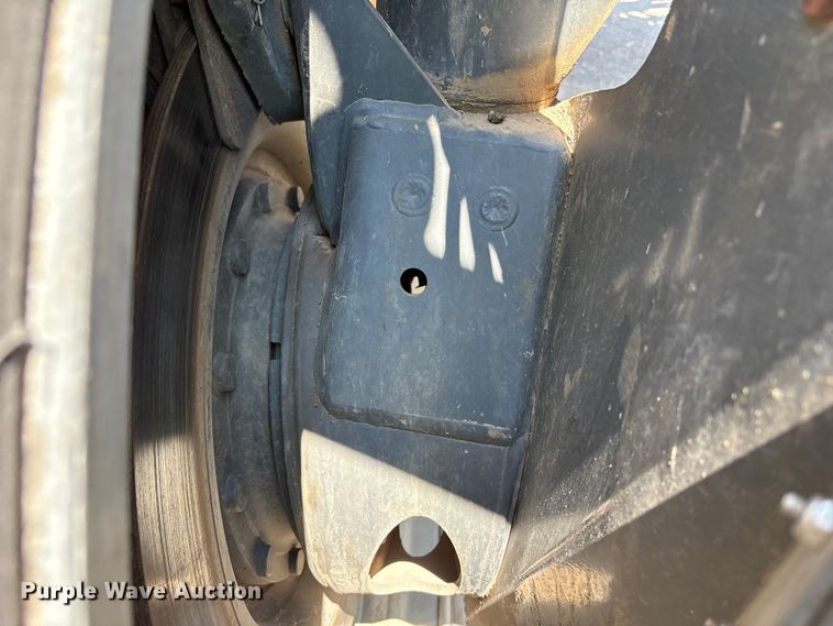 image for item YA0773 2014 Rogator RG110 sprayer