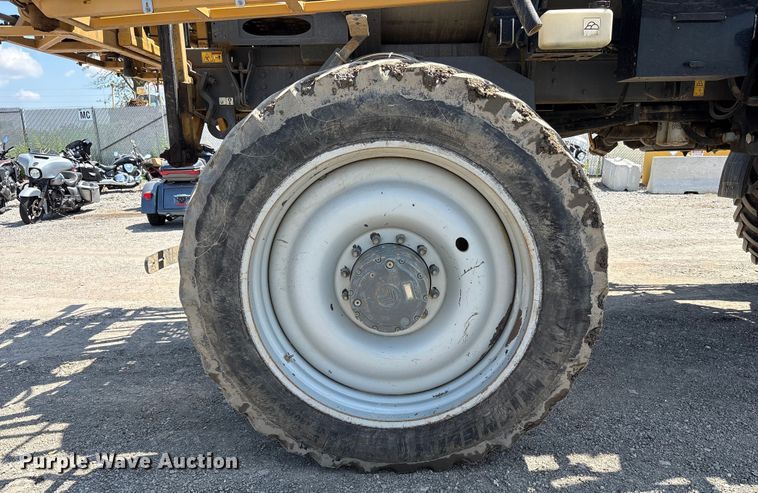 image for item YA0773 2014 Rogator RG110 sprayer