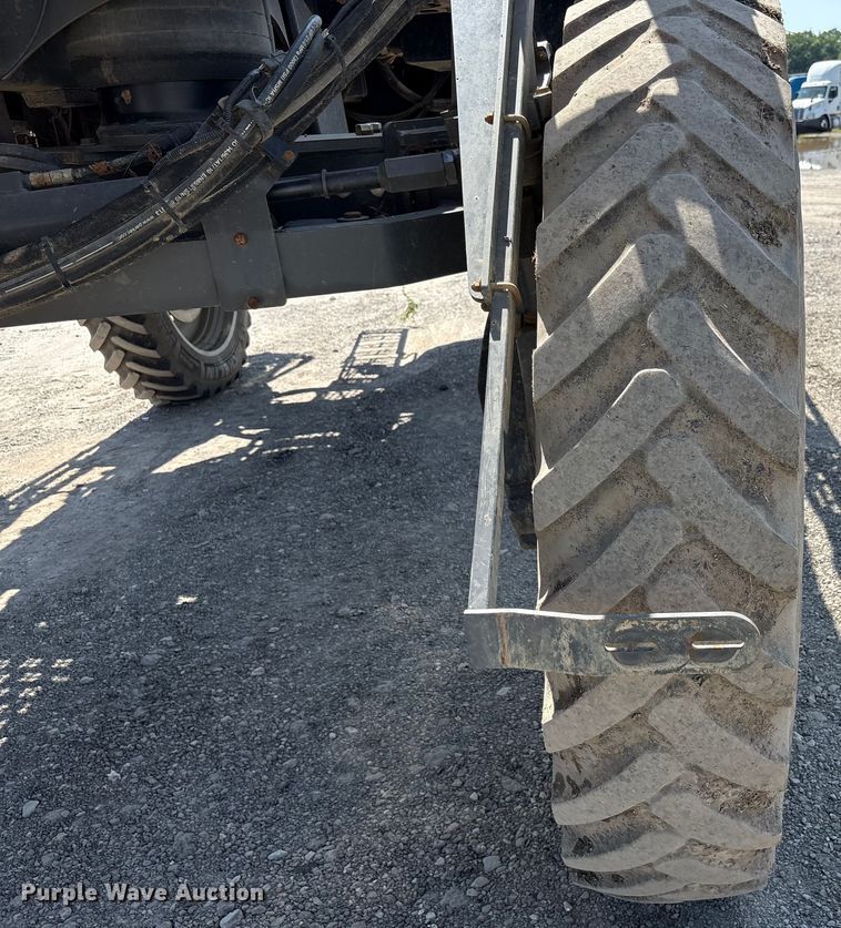 image for item YA0773 2014 Rogator RG110 sprayer