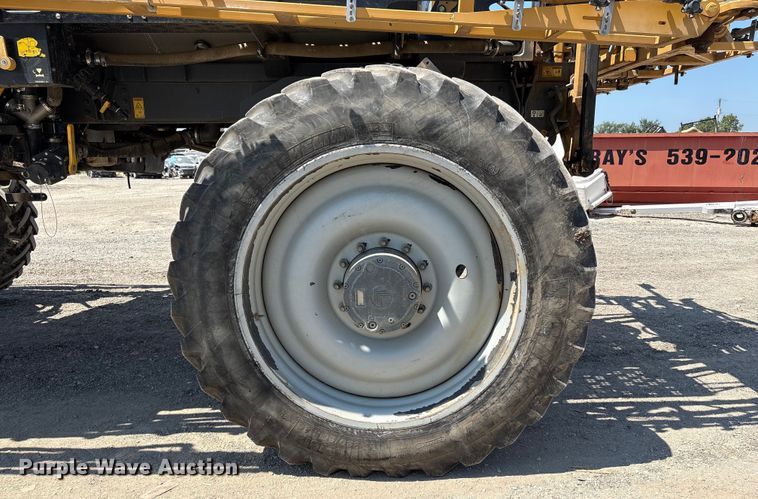 image for item YA0773 2014 Rogator RG110 sprayer