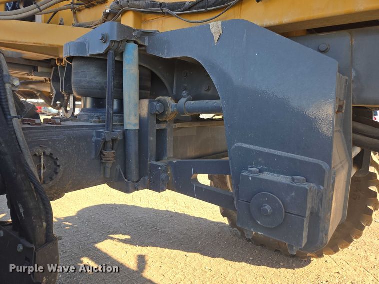 image for item YA0951 2020 Rogator RG1300C spreader