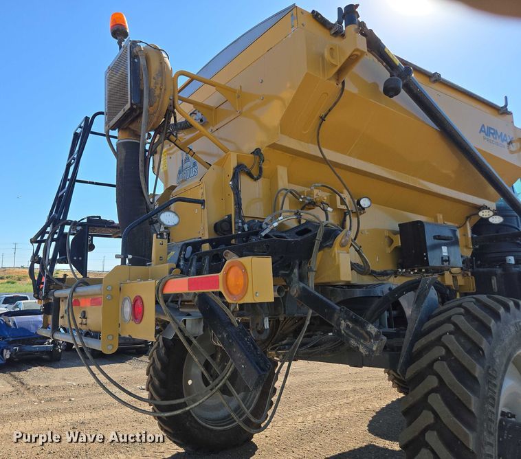 image for item YA0951 2020 Rogator RG1300C spreader