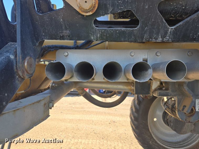 image for item YA0951 2020 Rogator RG1300C spreader