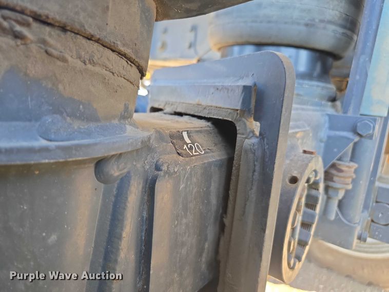 image for item YA0951 2020 Rogator RG1300C spreader